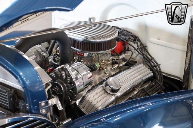 Photo of 1939 Blue/White Chevrolet Master 85