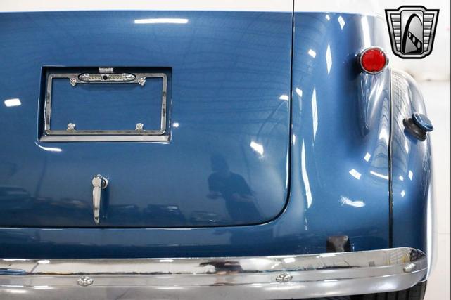 Photo of 1939 Blue/White Chevrolet Master 85