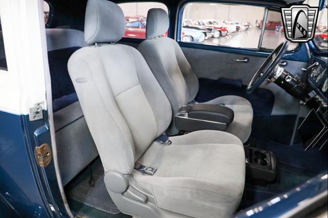 Photo of 1939 Blue/White Chevrolet Master 85