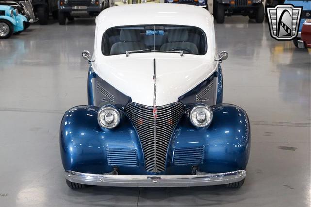 Photo of 1939 Blue/White Chevrolet Master 85