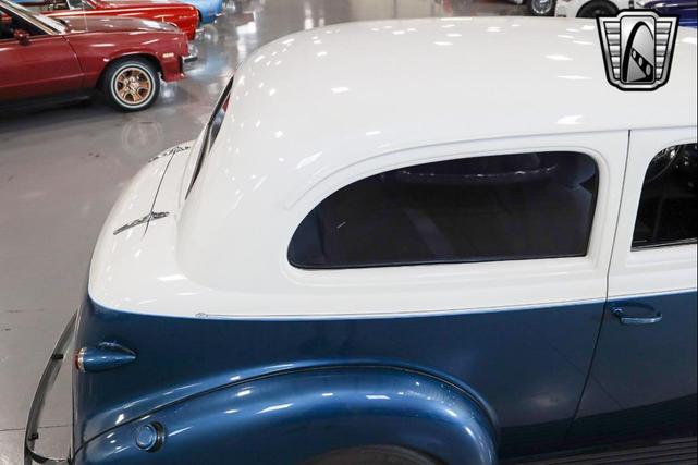 Photo of 1939 Blue/White Chevrolet Master 85