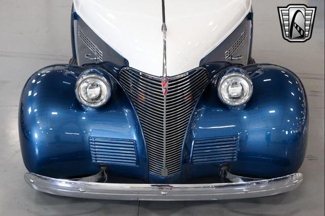 Photo of 1939 Blue/White Chevrolet Master 85