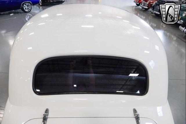 Photo of 1939 Blue/White Chevrolet Master 85