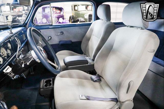 Photo of 1939 Blue/White Chevrolet Master 85