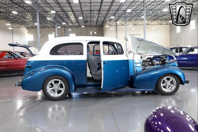 Photo of 1939 Blue/White Chevrolet Master 85