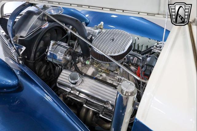 Photo of 1939 Blue/White Chevrolet Master 85
