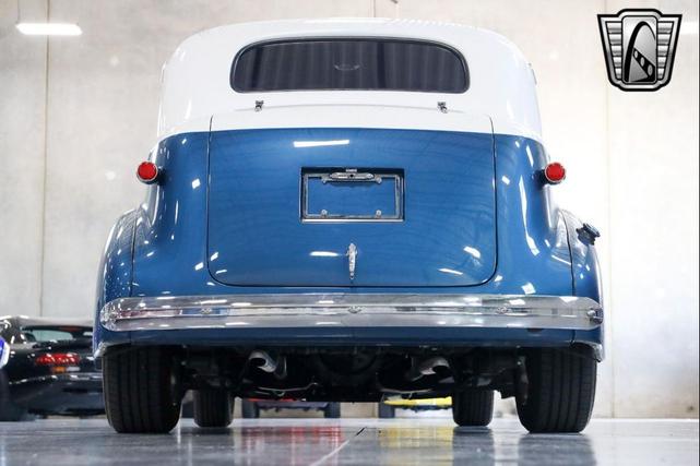 Photo of 1939 Blue/White Chevrolet Master 85
