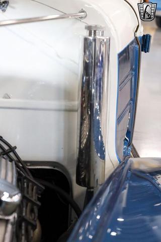 Photo of 1939 Blue/White Chevrolet Master 85