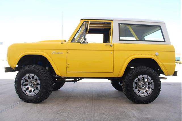 Photo of 1967 Yellow/White Ford Bronco
