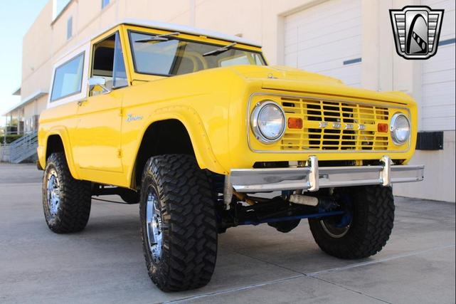 Photo of 1967 Yellow/White Ford Bronco