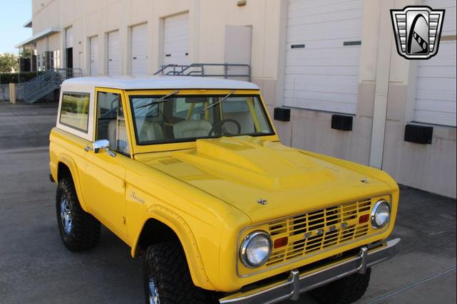 Photo of 1967 Yellow/White Ford Bronco