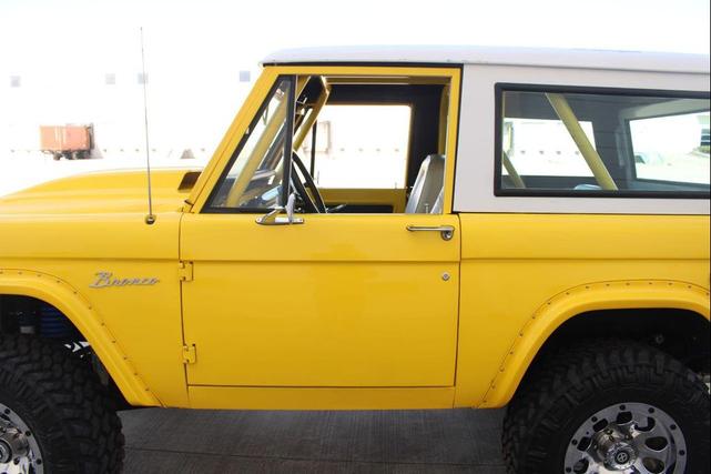 Photo of 1967 Yellow/White Ford Bronco