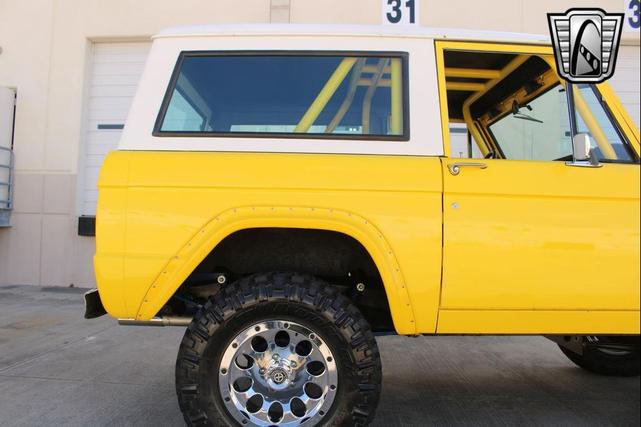 Photo of 1967 Yellow/White Ford Bronco