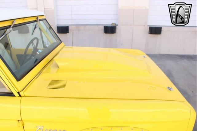Photo of 1967 Yellow/White Ford Bronco