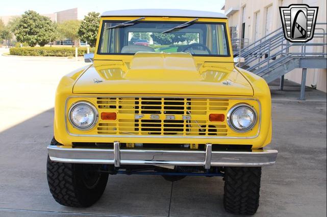 Photo of 1967 Yellow/White Ford Bronco