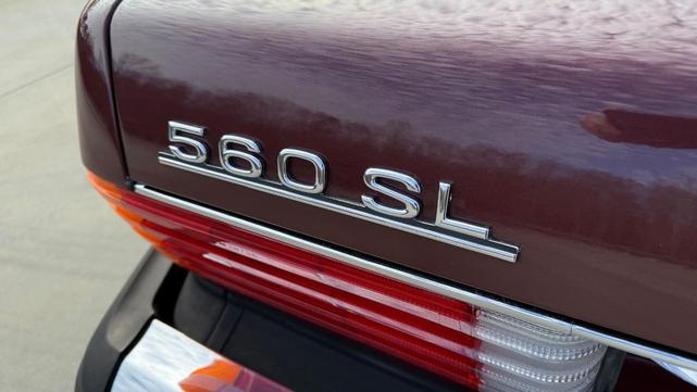 Photo of 1986 Red Mercedes-Benz 560SL