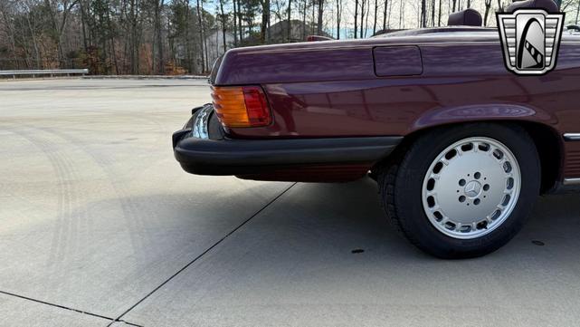 Photo of 1986 Red Mercedes-Benz 560SL