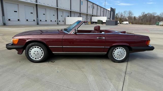 Photo of 1986 Red Mercedes-Benz 560SL