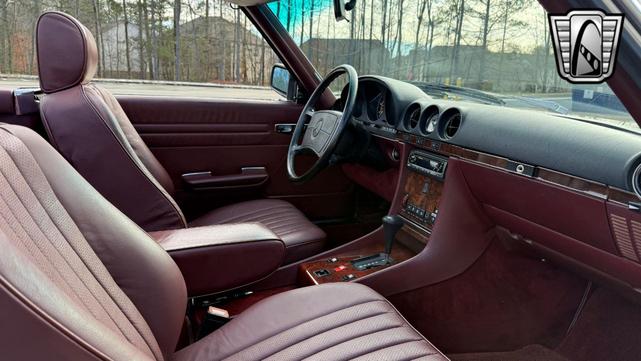 Photo of 1986 Red Mercedes-Benz 560SL