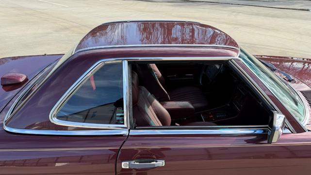 Photo of 1986 Red Mercedes-Benz 560SL