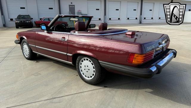 Photo of 1986 Red Mercedes-Benz 560SL