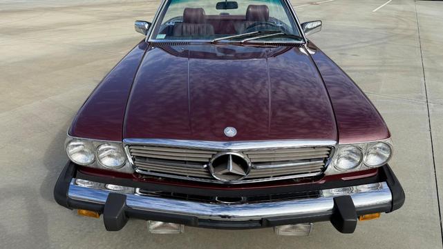 Photo of 1986 Red Mercedes-Benz 560SL