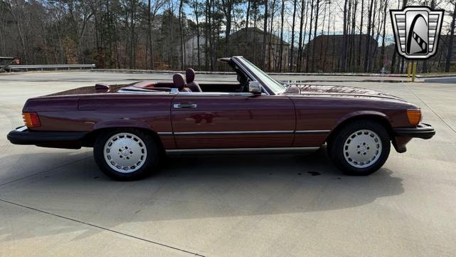 Photo of 1986 Red Mercedes-Benz 560SL