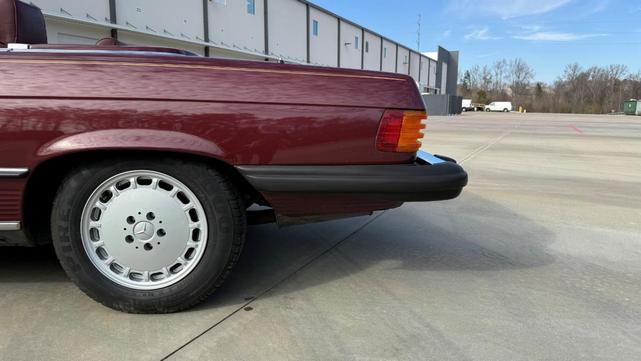 Photo of 1986 Red Mercedes-Benz 560SL