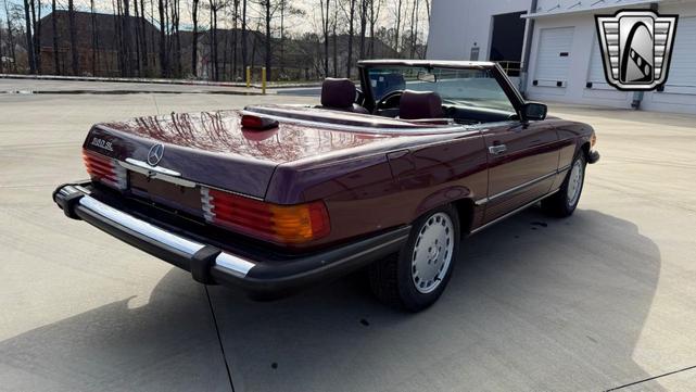Photo of 1986 Red Mercedes-Benz 560SL