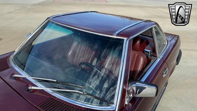 Photo of 1986 Red Mercedes-Benz 560SL
