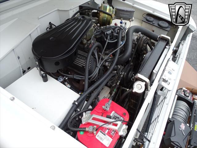 Photo of 1977 White Ford Bronco