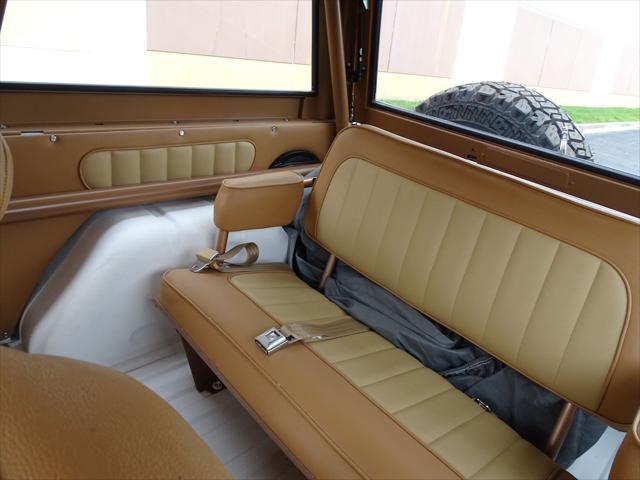 Photo of 1977 White Ford Bronco