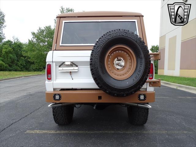 Photo of 1977 White Ford Bronco