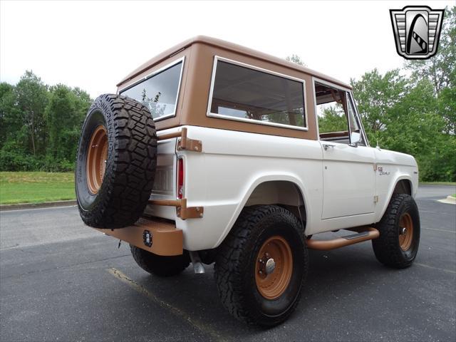 Photo of 1977 White Ford Bronco