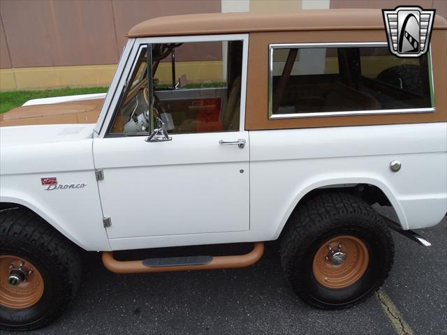 Photo of 1977 White Ford Bronco