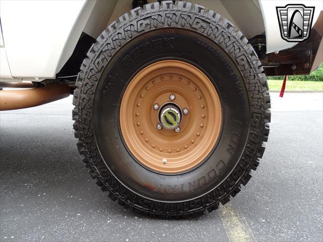 Photo of 1977 White Ford Bronco