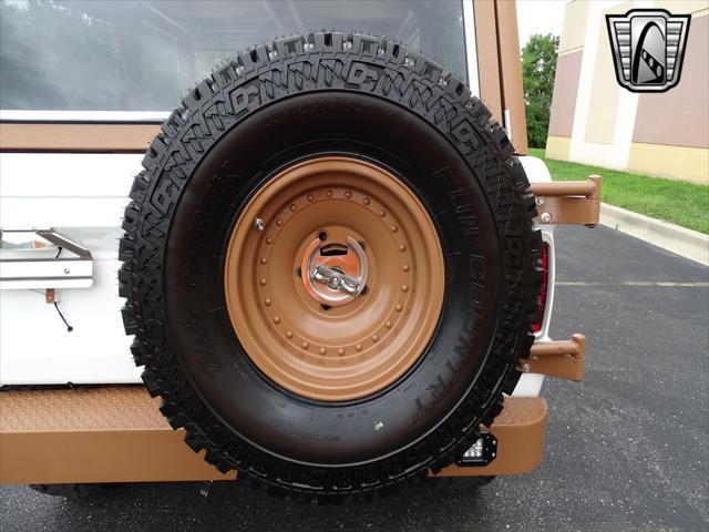 Photo of 1977 White Ford Bronco