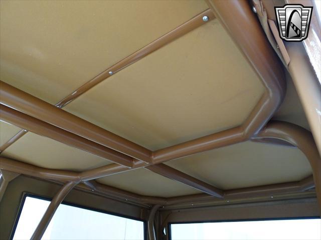 Photo of 1977 White Ford Bronco