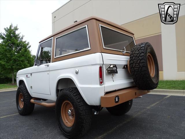 Photo of 1977 White Ford Bronco