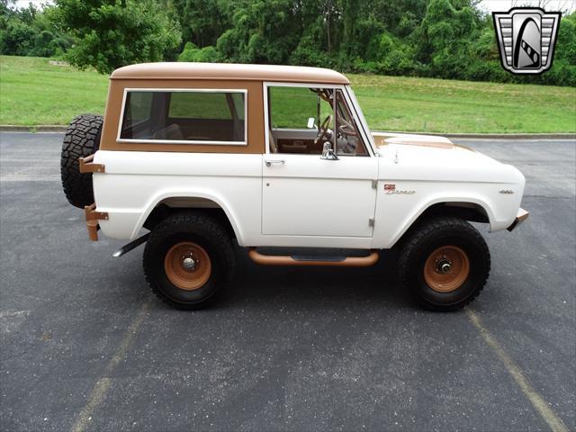 Photo of 1977 White Ford Bronco