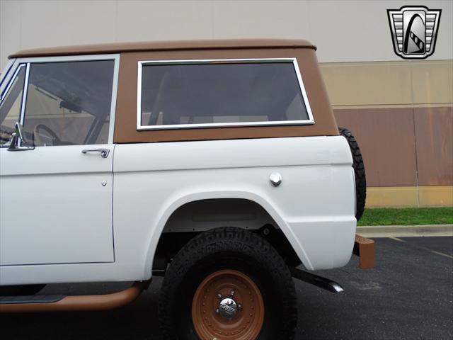 Photo of 1977 White Ford Bronco