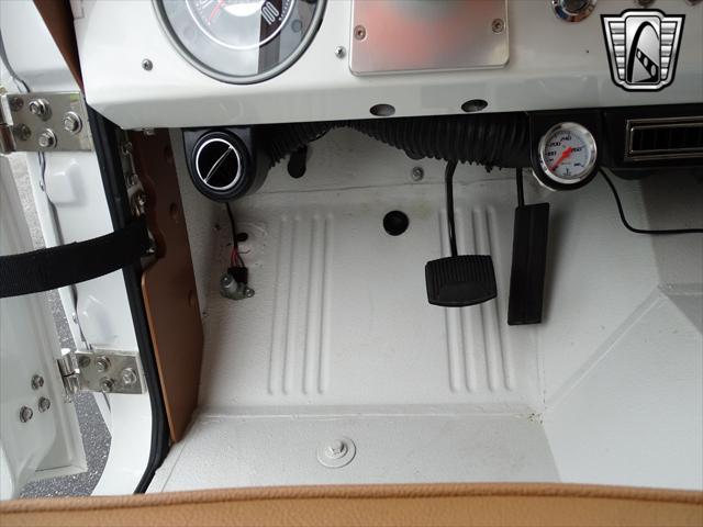 Photo of 1977 White Ford Bronco