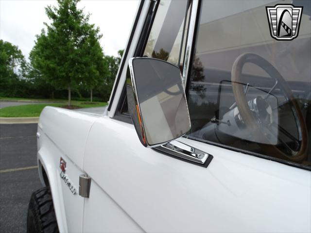 Photo of 1977 White Ford Bronco