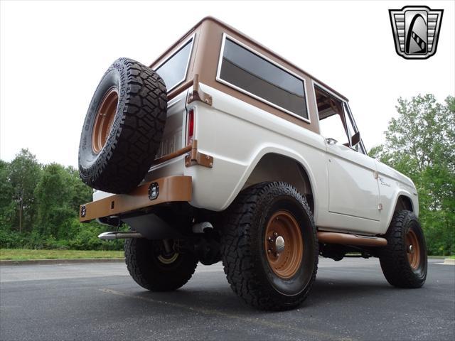 Photo of 1977 White Ford Bronco