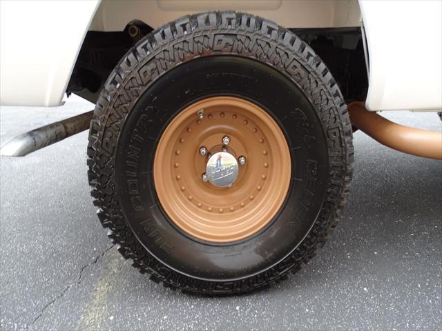 Photo of 1977 White Ford Bronco