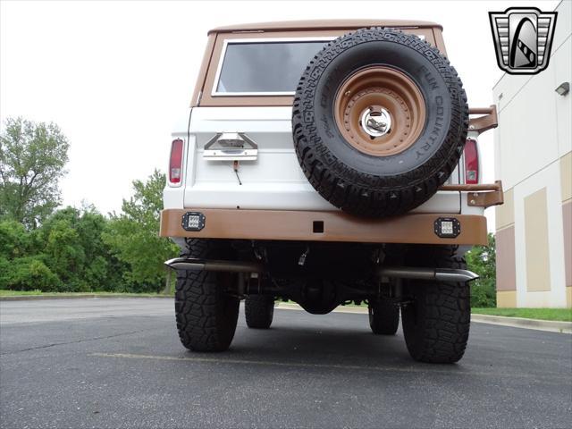 Photo of 1977 White Ford Bronco