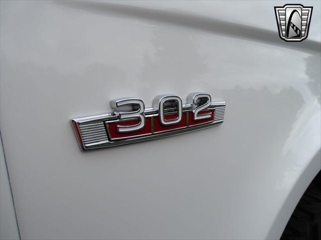 Photo of 1977 White Ford Bronco