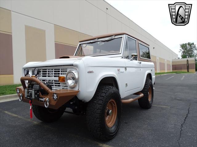 Photo of 1977 White Ford Bronco