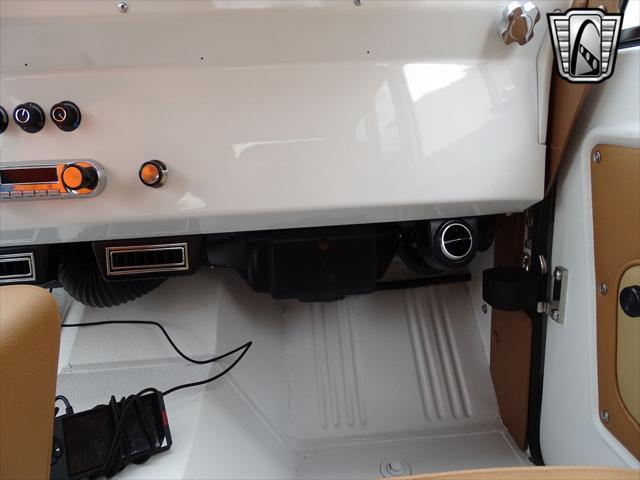 Photo of 1977 White Ford Bronco