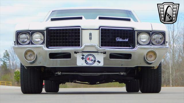 Photo of 1972 White Oldsmobile Cutlass